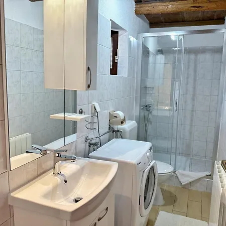 Zikovic Apartament *