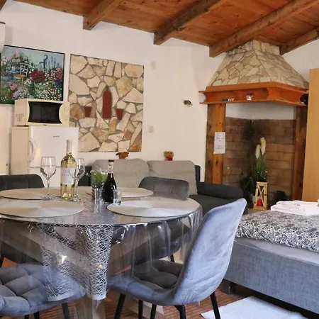 Zikovic Apartmán